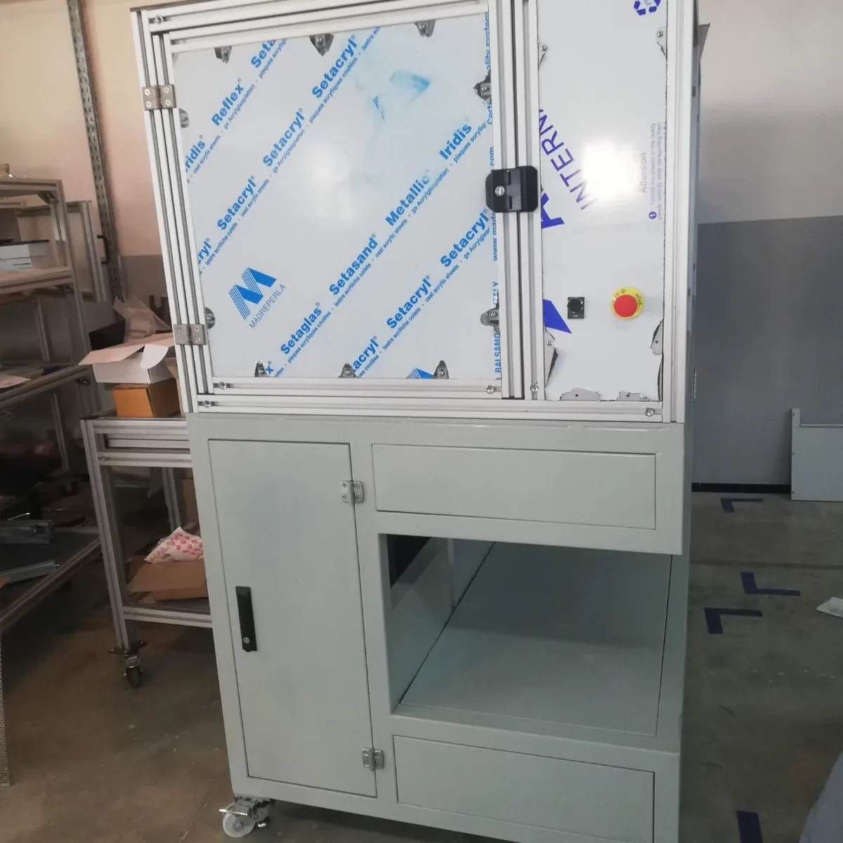 Menuiserie aluminium inox AISI 304/316 sur mesure à Tanger – Finitions brossées polies pour agroalimentaire pharma par 3M Mécanique.